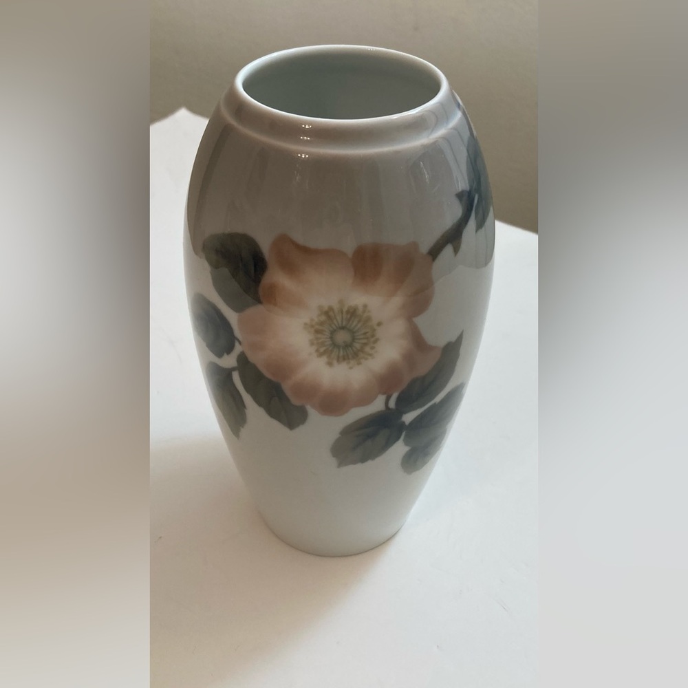 Denmark Bing & Grondahl porcelain vase with lily valley motif
